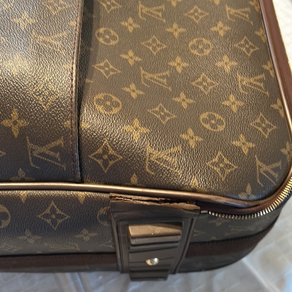 Louis Vuitton Pegase 55 - Picture 7 of 10